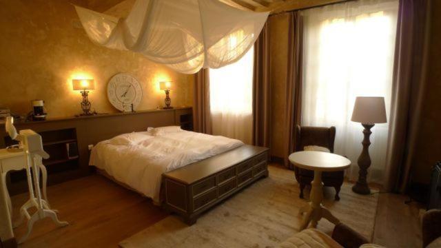 Bed and Breakfast Les Demeures De Marie Pacé Exterior foto
